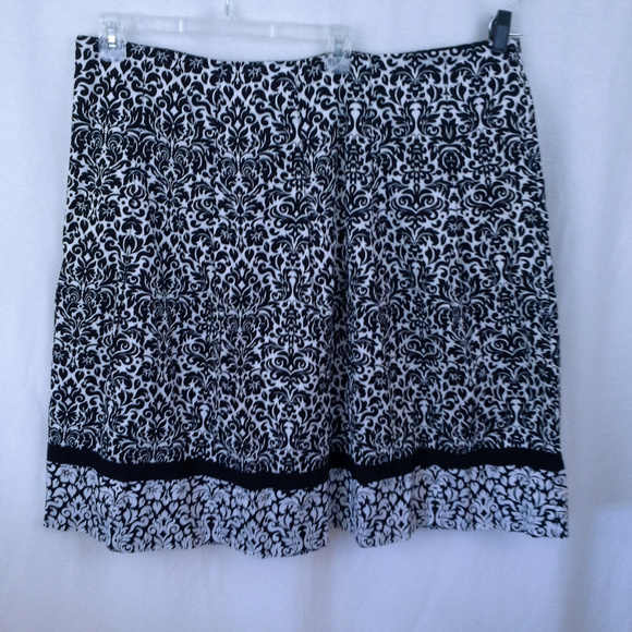Charter Club Dresses & Skirts - Charter Club skirt 20W Black white Contrast hem